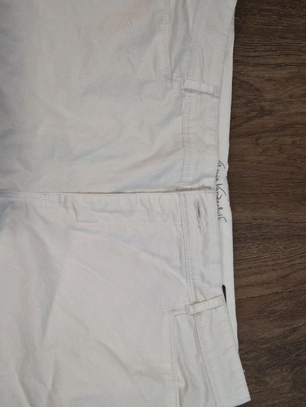 Gloria Vanderbilt White Women's Shorts - Casual Stretch Bermuda